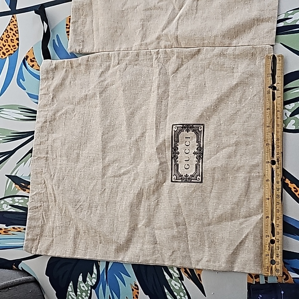 Authentic Gucci item lot - Picture 8 of 15